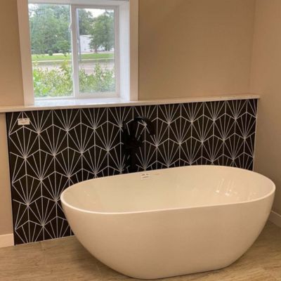 bathroom showroom Lonnie's Carpetmax Rockford